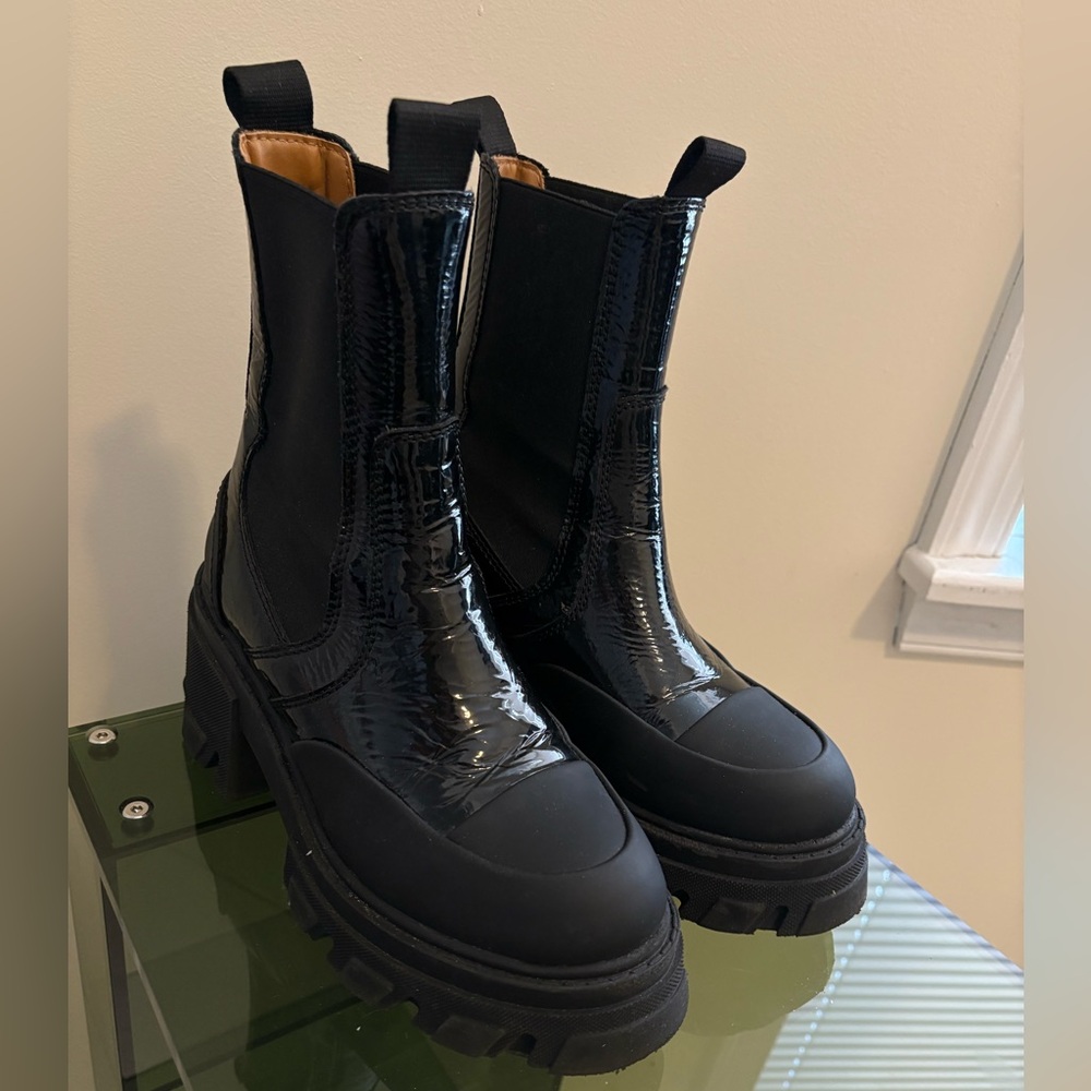 GANNI CLEATED CHELSEA BOOTS CHUNKY EU38 7.5 USA